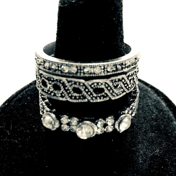 💜3/$30 Set of 3 Antiqued Silvertone Rings size 9-10 Crystals and Marcasite - Picture 4 of 9